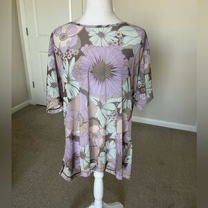NWOT Arthur Apparel Lavender Floral Top Size 2 (May fit up to a Medium)